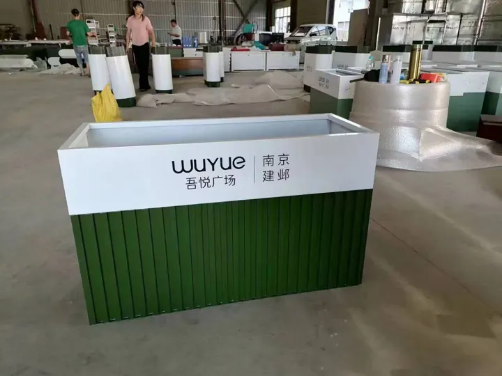 格栅花箱 · 立面细节 · 工程与制造现场